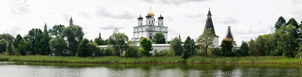 Antico monastero in Russia — Foto Stock