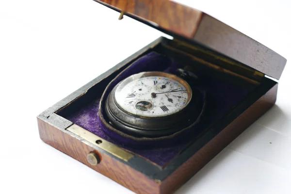 Reloj de bolsillo antiguo — Foto de Stock