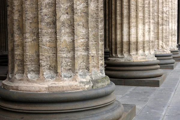 Klassieke marmeren kolommen — Stockfoto