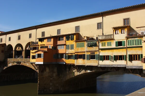 Середньовічний міст ponte vecchio — стокове фото