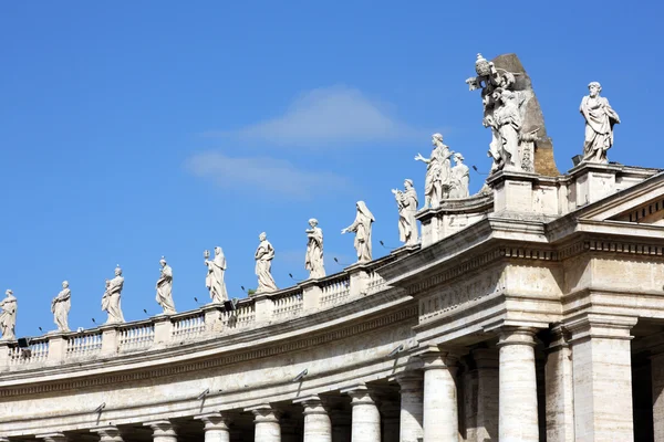 St.Peters székesegyház oszlopsor a Vatikán — Stock Fotó