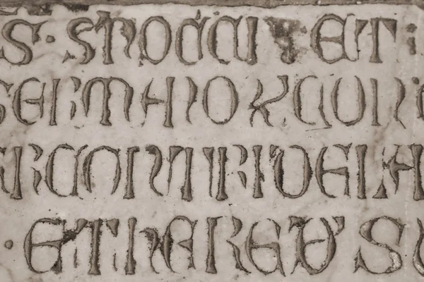 Mittelalterliche lateinisch-katholische Inschrift — Stockfoto