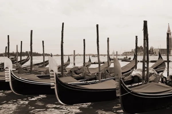 Seppia tonica paesaggio urbano di Venezia — Foto Stock