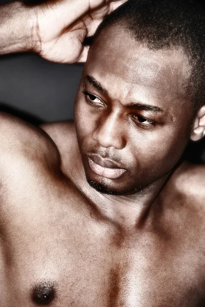 Afrikanisch amerikanisch gutaussehend mann portrait — Stockfoto