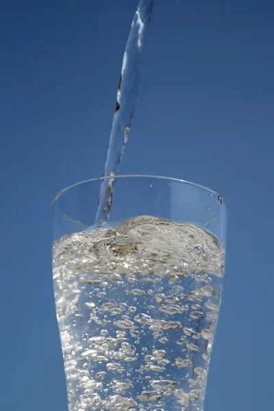 Вода в стакане. — стоковое фото