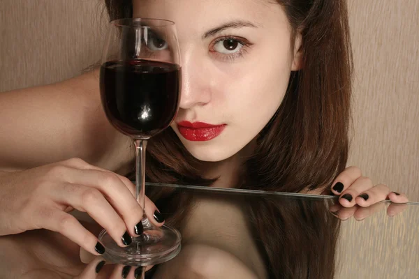 Glass of wine and youth. — Stock Photo, Image