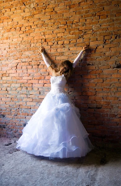 Bride in building site — Stock Photo, Image