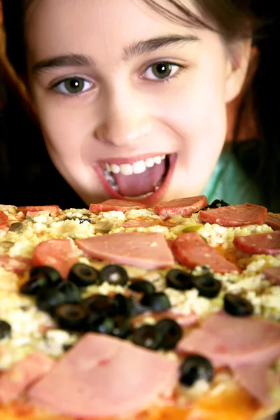 Girl want to eat pizza — Stock Photo, Image