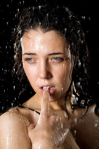 Gadis basah potret dalam hujan — Stok Foto