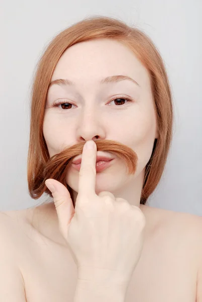 Junge Frau mit Schnurrbart — Stockfoto
