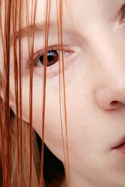 Face jovem mulher close-up — Fotografia de Stock