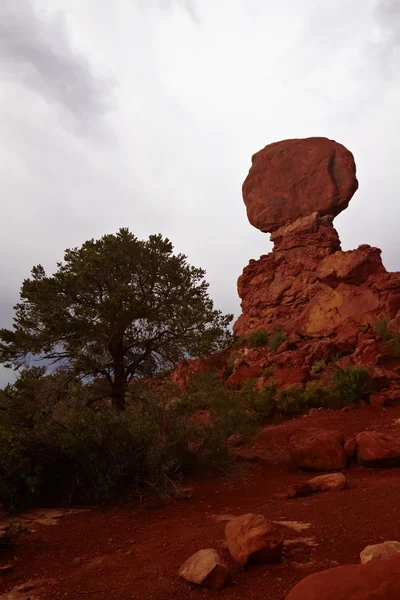 균형된 바위 — 스톡 사진