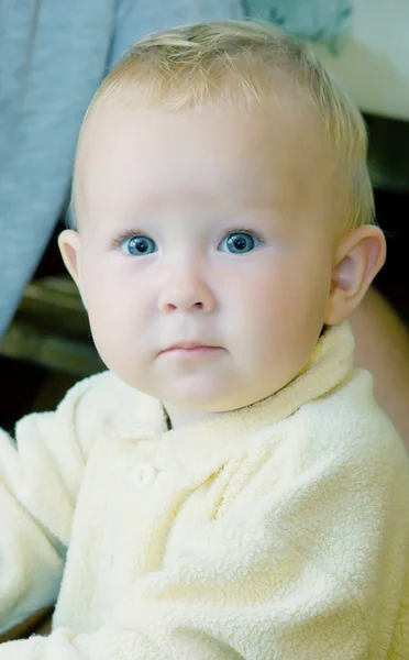 Dítě s výrazné oči — Stock fotografie