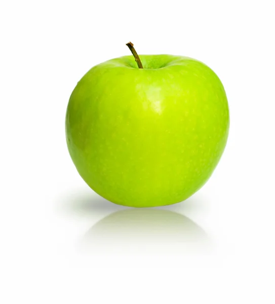 Grönt äpple isolerat på vita — Stockfoto