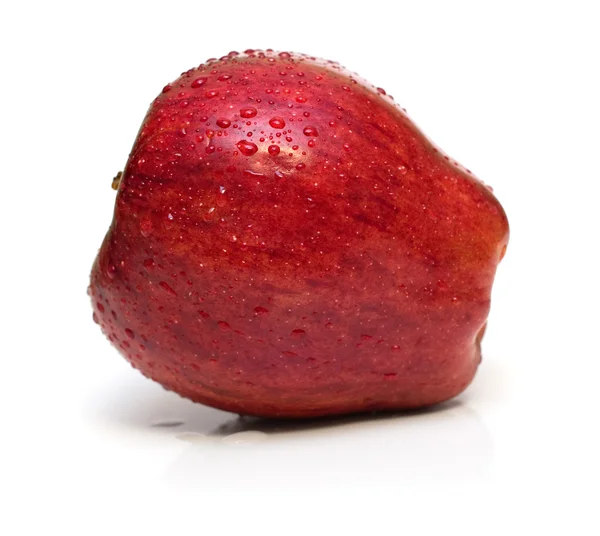 Manzana roja madura aislada en blanco — Foto de Stock