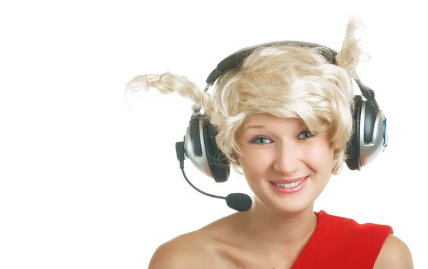 Flicka med hörlurar och mikrofon — Stockfoto