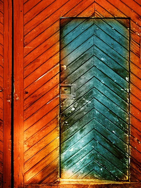 Vintage-Holztür unter der Abendsonne — Stockfoto
