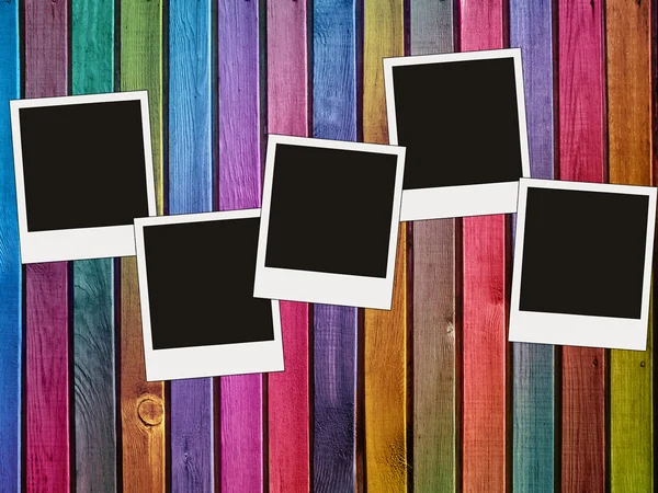Barevné dřevěné zdi s prázdné fotografií — Stock fotografie