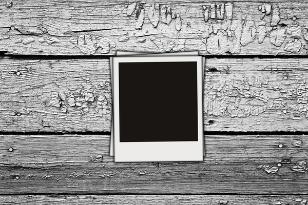 Parede de madeira vintage com fotos em branco — Fotografia de Stock