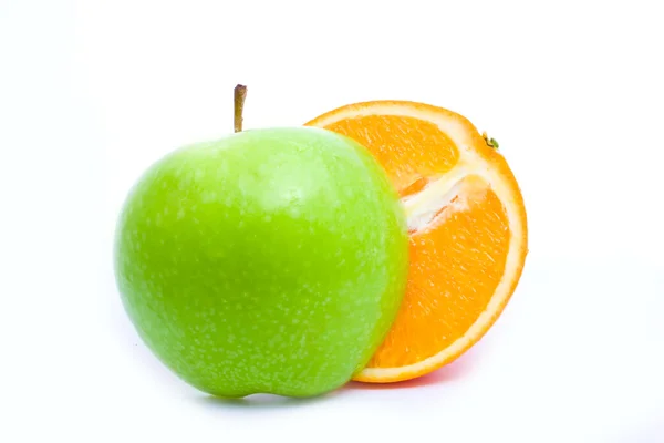 Apple en oranje — Stockfoto