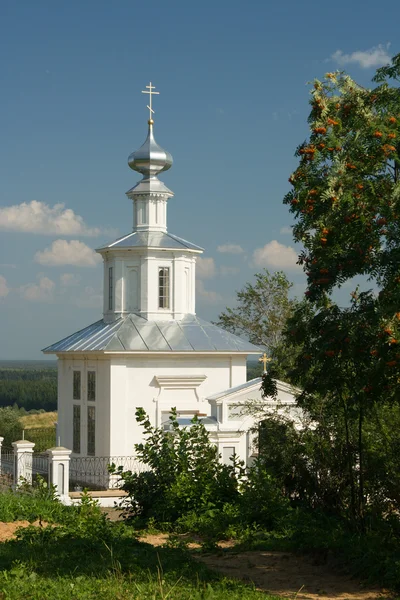 Igreja cristã branca — Fotografia de Stock