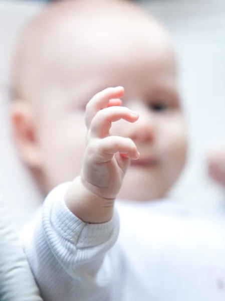 Mão da pequena criança — Fotografia de Stock