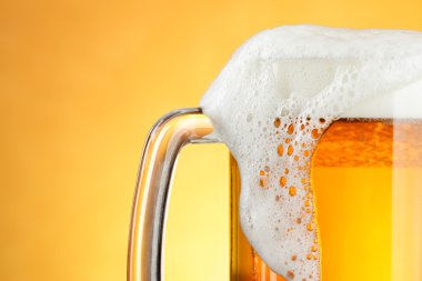 Beer mug with froth