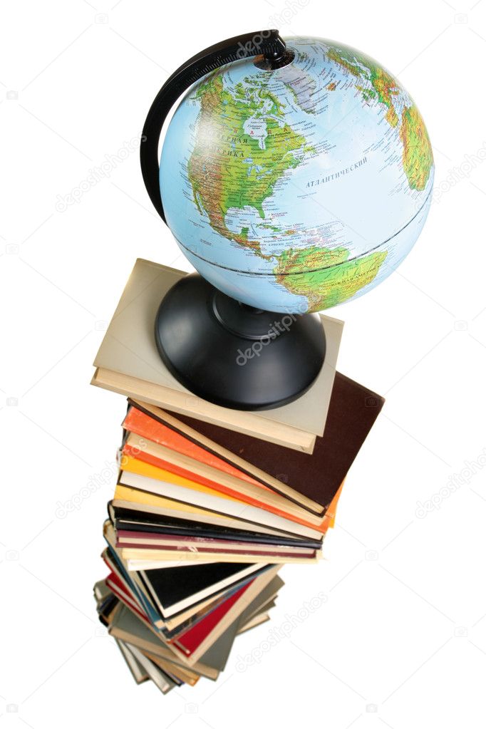 Глобус и книги на прозрачном фоне