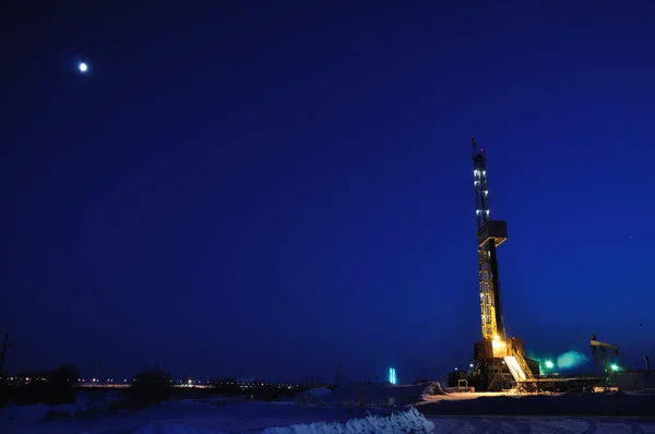 Drilling Rig at Night — Stock Photo, Image