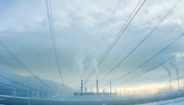 Elektryczne linie energetyczne — Zdjęcie stockowe