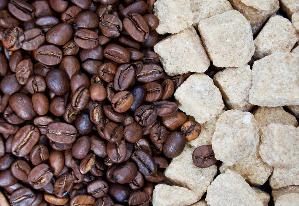 Açúcar de cana e grãos de café — Fotografia de Stock