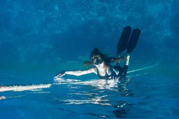 Mermaid. free diving girl. — Stock Photo, Image