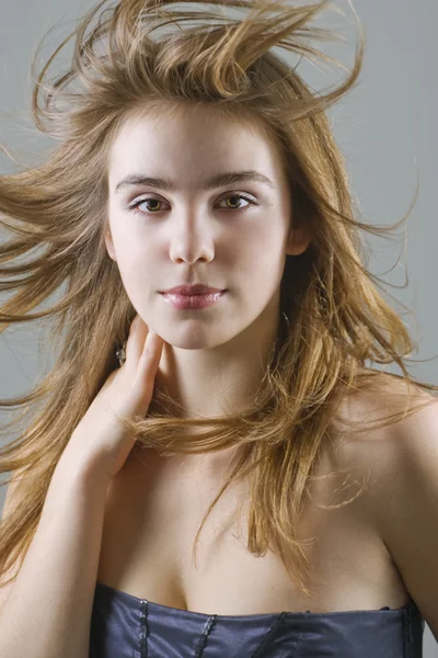 Sexy jonge vrouw — Stockfoto