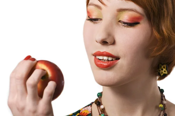 Retrato de mulher segurando maçã — Fotografia de Stock