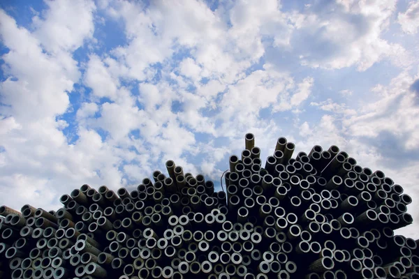 Steel pipe and sky — Stock Photo, Image