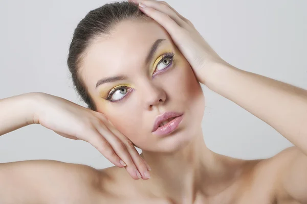 Close-up mulher com maquiagem brilhante — Fotografia de Stock