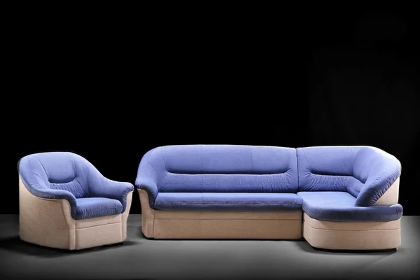 Элегантный дизайн с современным диваном — стоковое фото