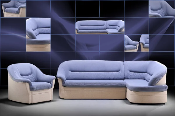 Bekväm soffa i ett mörkt rum — Stockfoto