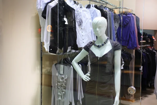 Mode klänning på skyltdocka — Stockfoto
