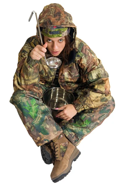 Kvinna i kamouflage — Stockfoto