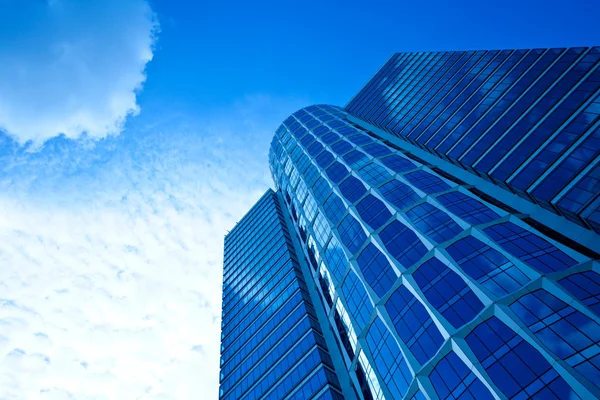 蓝色玻璃业务的摩天塔 — 图库照片