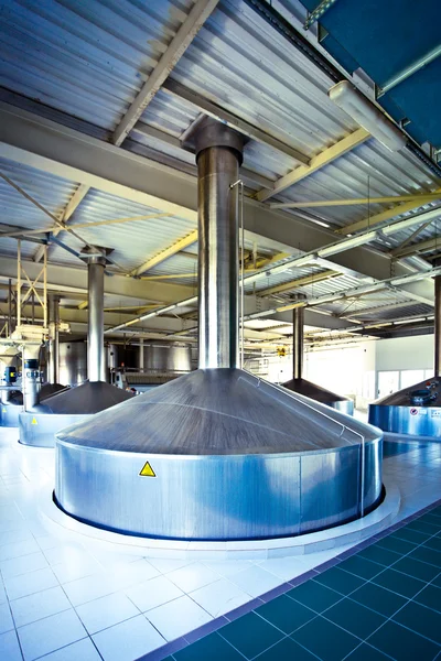 Vista para cuba de fermentação de aço — Fotografia de Stock