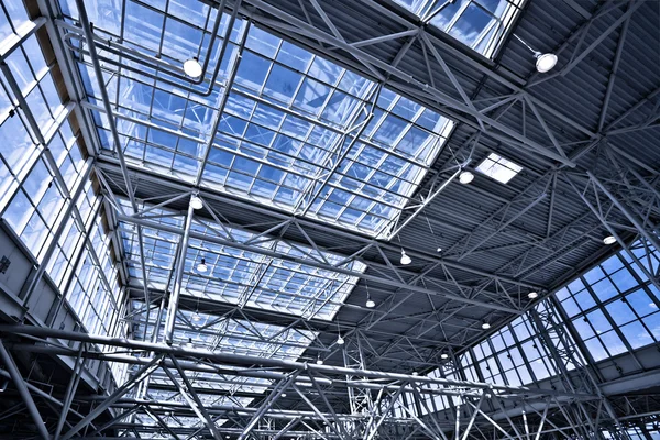 Blått ovanligt geometriskt tak — Stockfoto