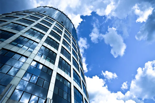 Arranha-céus de escritório moderno azul — Fotografia de Stock