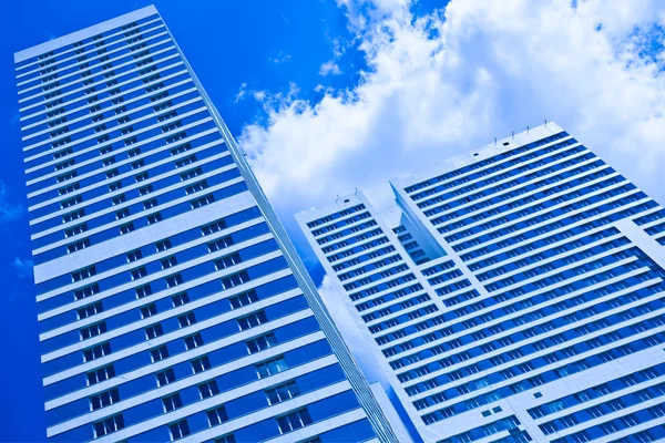 Hogy új lakóház két torony — Stock Fotó
