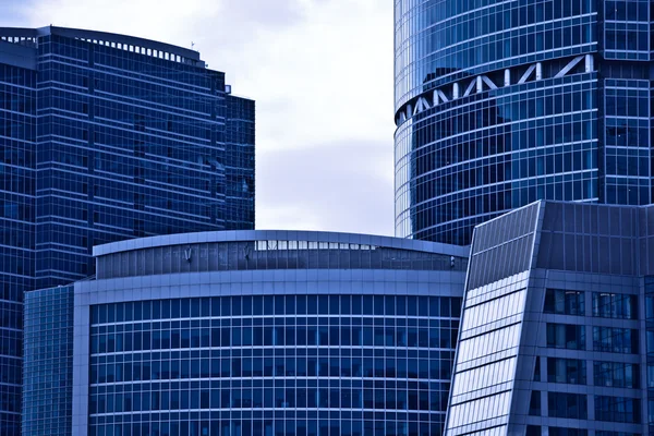 Moderna skyskrapor businesscenter — Stockfoto