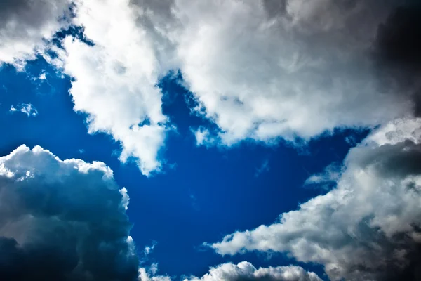 Cielo nuvoloso dopo la tempesta — Foto Stock
