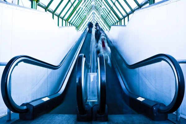 View to gray escalator in new trade cent — Stock Photo, Image