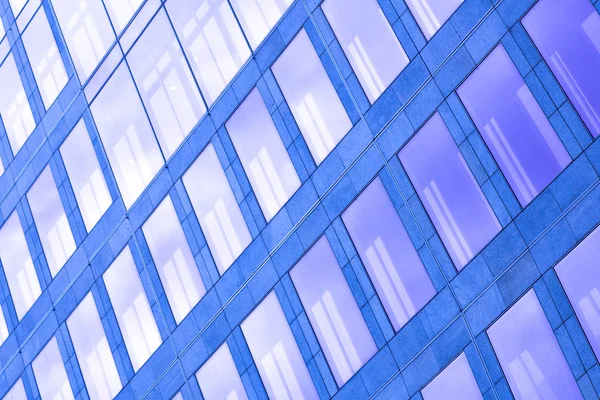 抽象紫作物的摩天大楼 — 图库照片