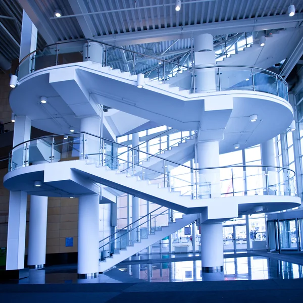 Treppe im Einkaufszentrum — Stockfoto